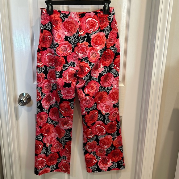 Intriguing Threads size 4 cropped pants - Picture 3 of 3